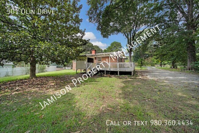Building Photo - 501 Olin Dr