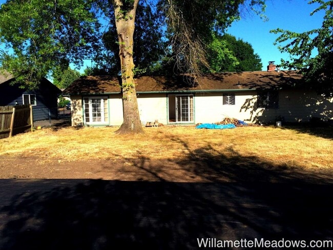 Building Photo - Magnificent 3 Bedrooms, 2 Bathrooms House ...