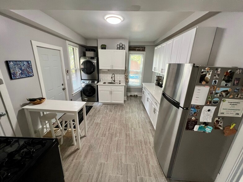 Kitchen - 2714 Polk St NE