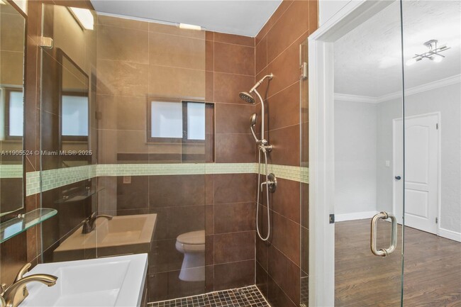 Building Photo - 1814 SW 22nd Terrace