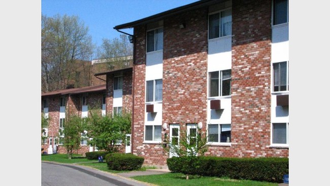 Building Photo - Hillside Gardens