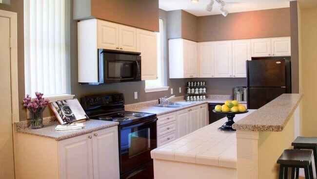 Building Photo - 16080 NE 85th St