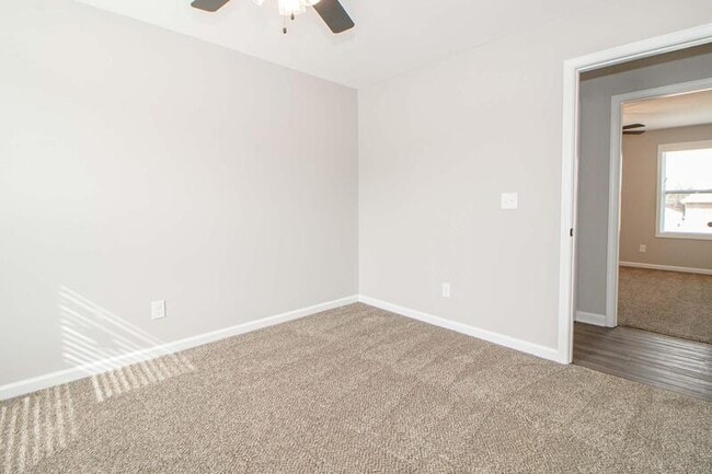 Building Photo - 1115-F5 Hillwood Dr