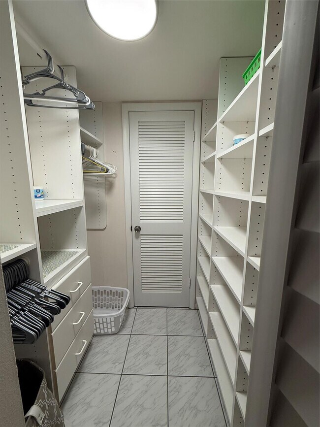 Building Photo - 101 Briny Ave