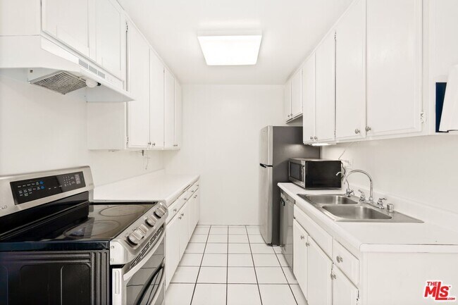 Building Photo - 1528 Berkeley St