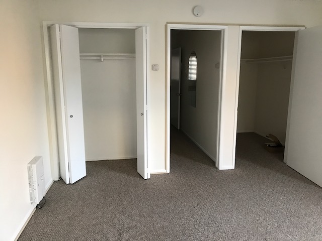 small closet, hall, walk in closet - 2015 Rockefeller Ln