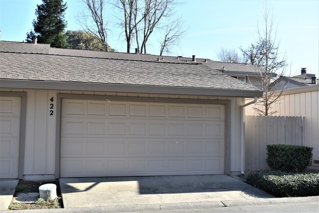 Building Photo - 422 Florin Rd