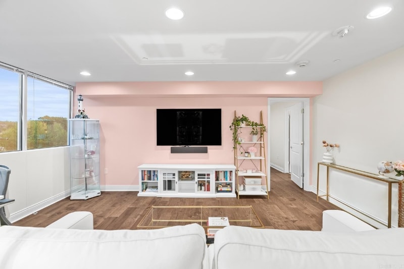 Building Photo - 3700 Cantrell Rd