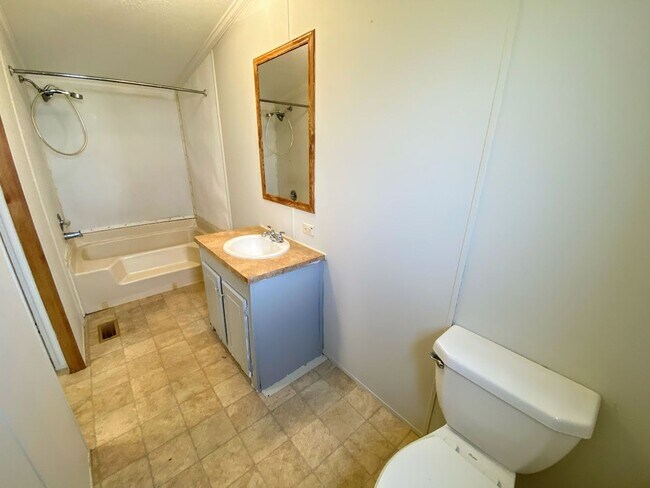 Building Photo - Convenient Bell City Rental | Just Minutes from the Helms Road LNG Park & Ride