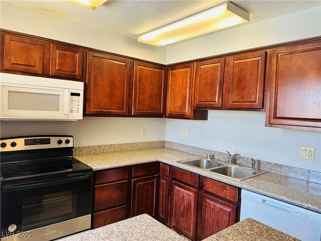 Building Photo - 5080 Indian River Dr