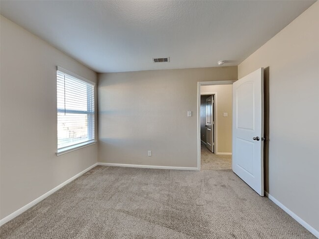 Building Photo - 729 Totem Trail Dr