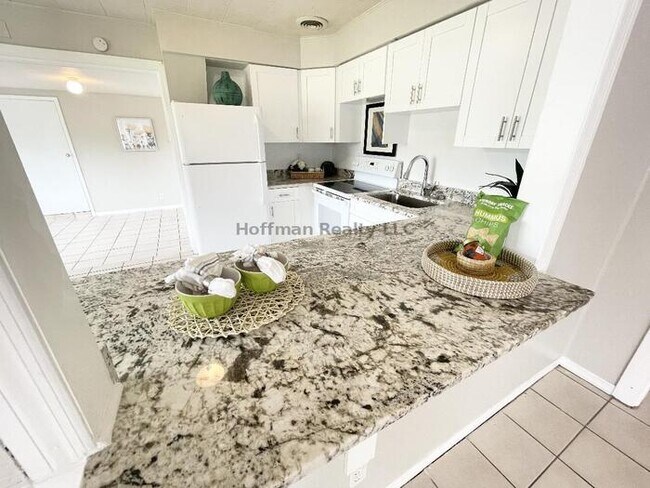 Building Photo - 3-Bed, 1-Bath, South Tampa Home