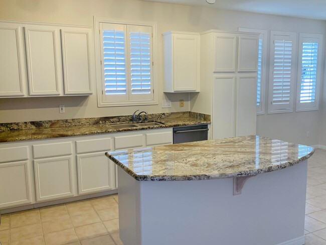 Building Photo - Beautiful home in Green Valley