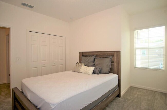 Building Photo - 2394 Britwell Pl