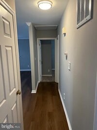 Building Photo - 11211 Surry Woods Ct