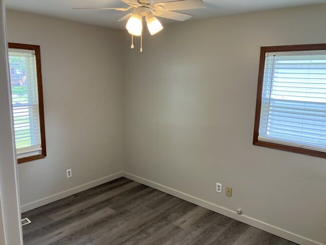 Building Photo - 601 Ridgewood Ct