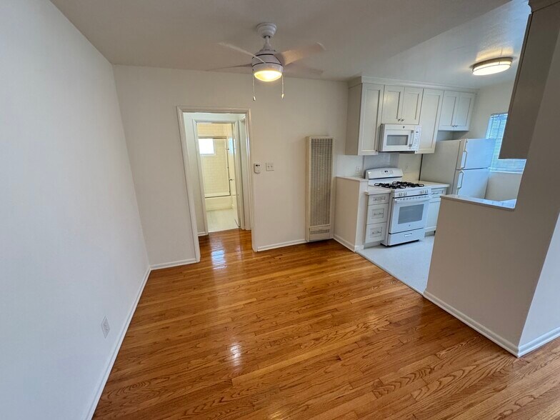 Building Photo - 11662 Sunset Blvd