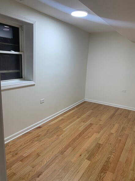 Building Photo - 3617 W Belmont Ave