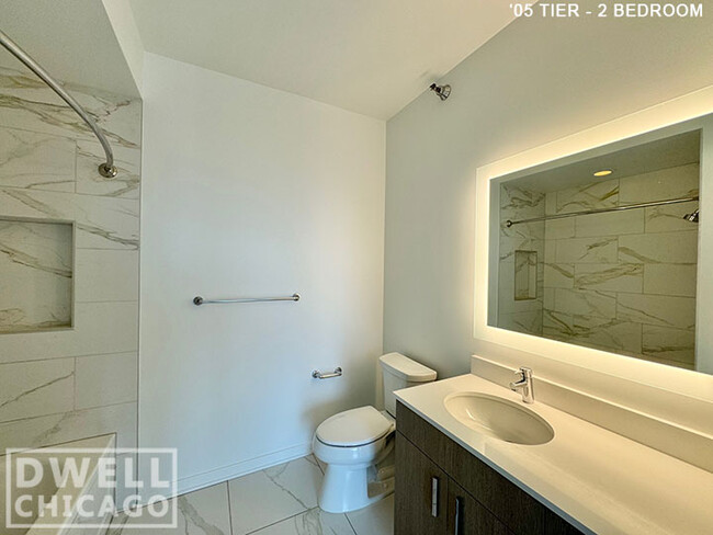 Building Photo - 1200 N La Salle Dr