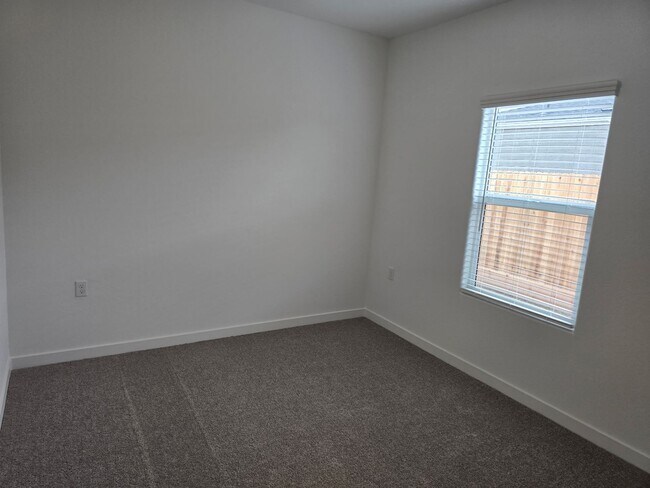 Building Photo - 3 BR 2 BA New Build home available now