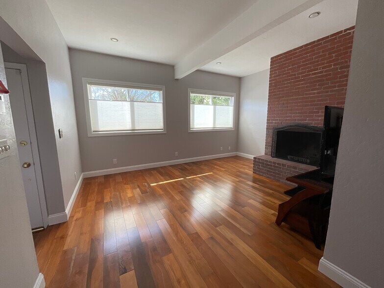 Large windows in LR - 2452 Harding Ave