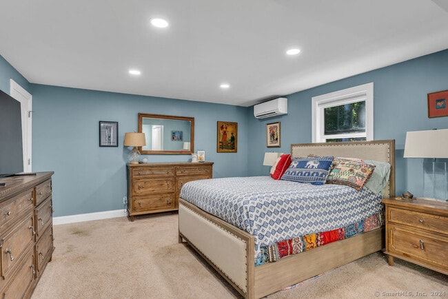 Building Photo - 32 Twin Bridge Rd