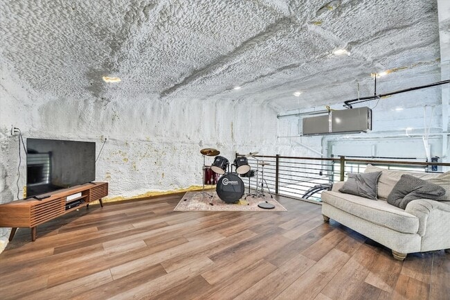 Building Photo - 9082 Wolf Run