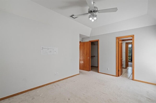 Building Photo - 1903 Port Royal Dr