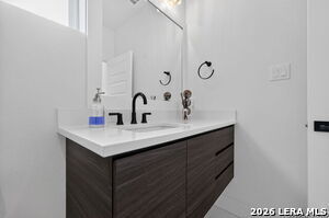 Building Photo - 719 Eleanor Ave