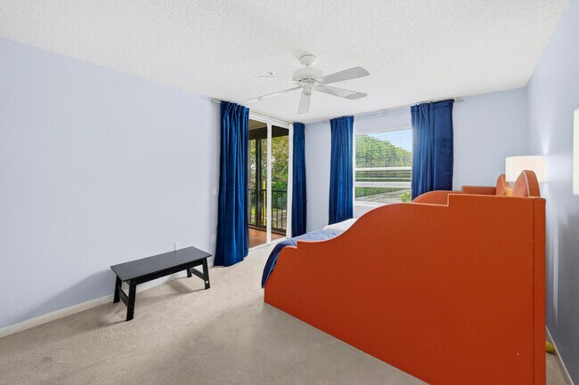 Building Photo - 5155 Europa Dr