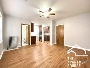 Building Photo - 4241 N Kenmore Ave