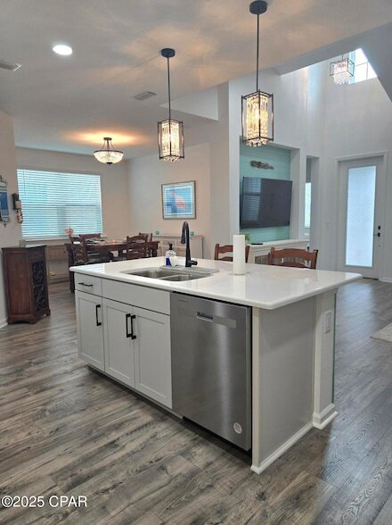 Building Photo - 8958 Parrot Pl