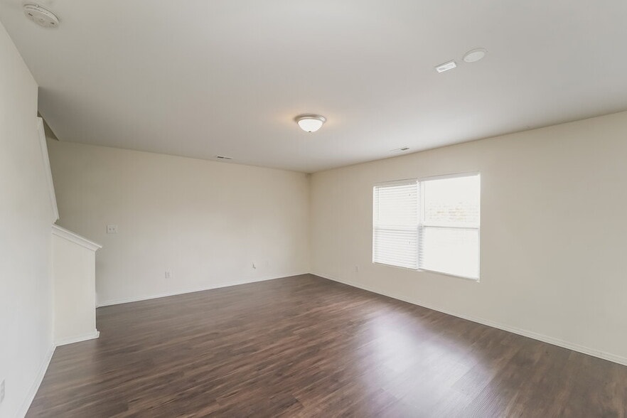 Building Photo - 1646 Rustic Arch Way