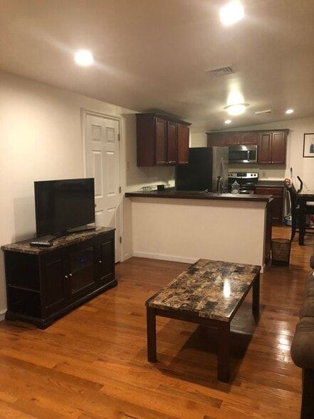 Building Photo - 277 Congress St