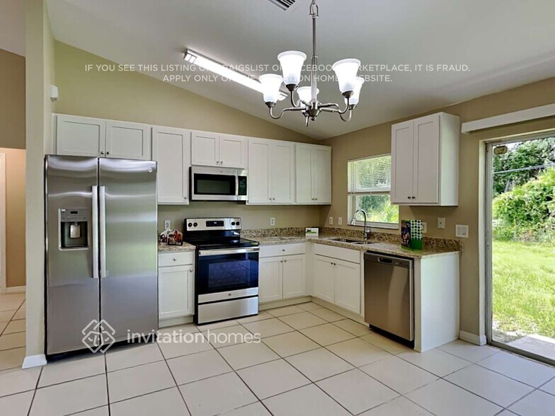 Building Photo - 4409 Palisades Ave