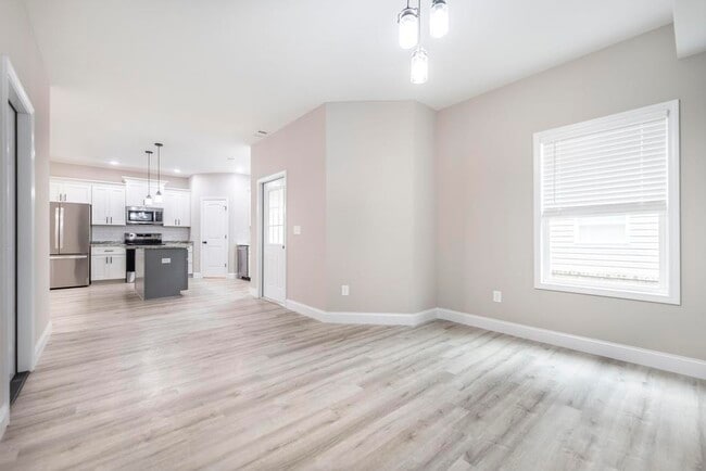 Building Photo - 316 Beau Claire Cir