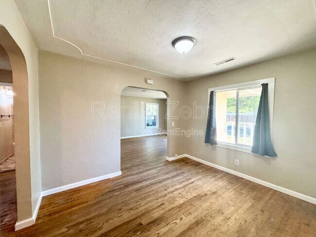 Building Photo - 1531 Marguerite St