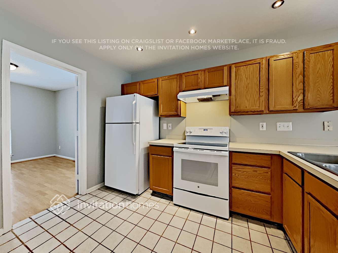 Building Photo - 389 Queens Dr SW