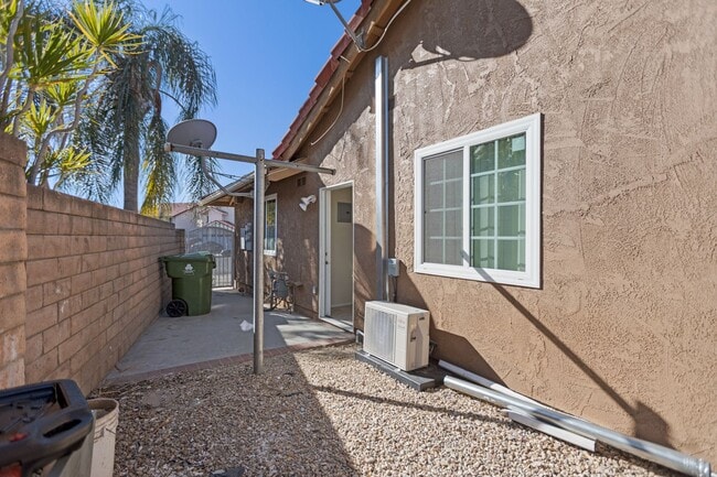 Building Photo - Awesome 1 Bedroom ADU Unit in Sylmar!