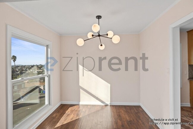 Building Photo - 682 Kern St