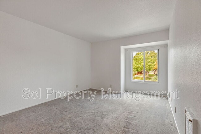 Building Photo - 8105 Kern Ave