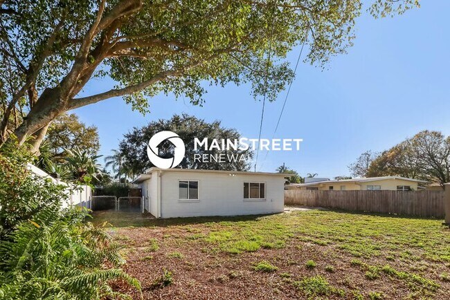Building Photo - 3 Bedroom Pet-Friendly Home in St. Petersburg, FL with Main Street Renewal