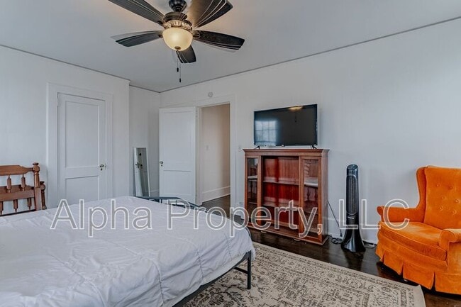 Building Photo - 710 Augusta St