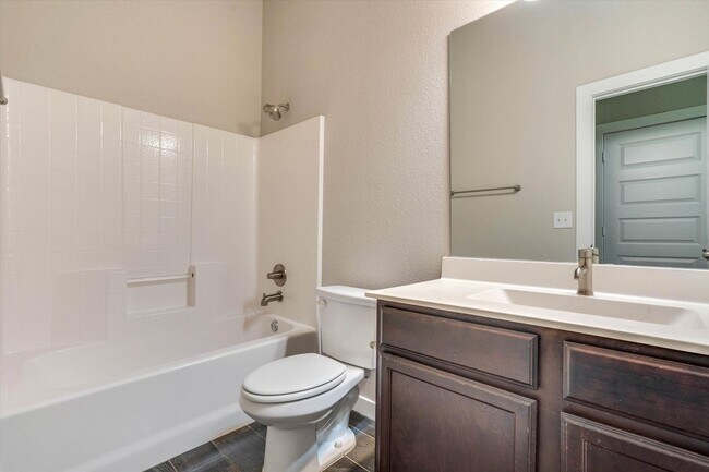 Building Photo - 130 Hidden Springs Dr