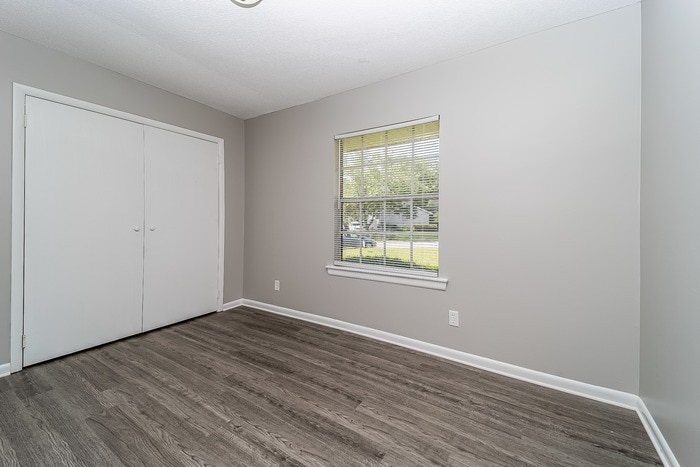 Building Photo - 102 Inverness Ct