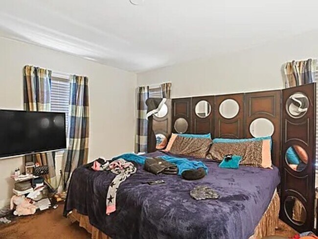 Building Photo - 2802 Berwick Ave