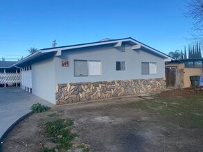 Building Photo - 808 E Kaweah Ave