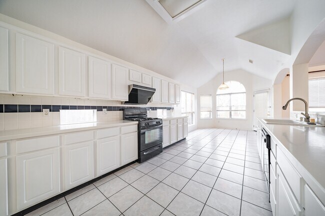 Building Photo - 3627 Heritage Colony Dr