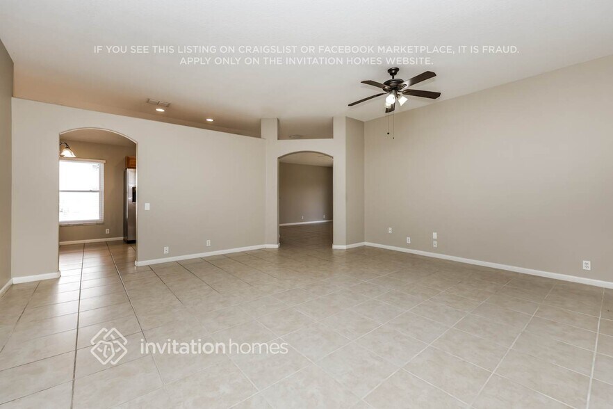 Building Photo - 3042 Bellflower Way