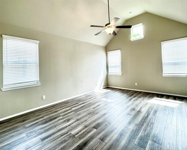 Building Photo - 2527 Bordelon Ln